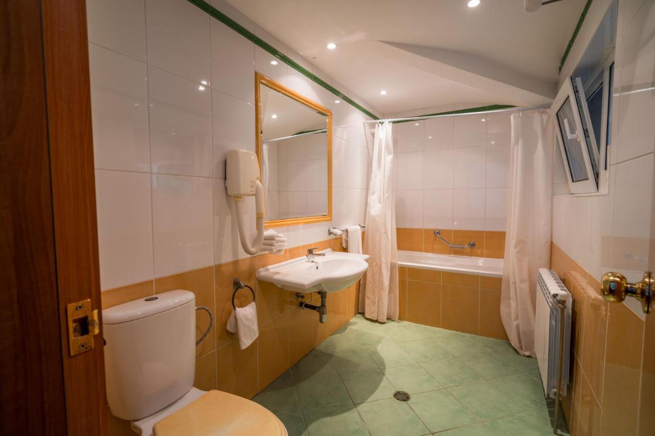 Family Park Hotel Kyoshkove Shumen Bagian luar foto