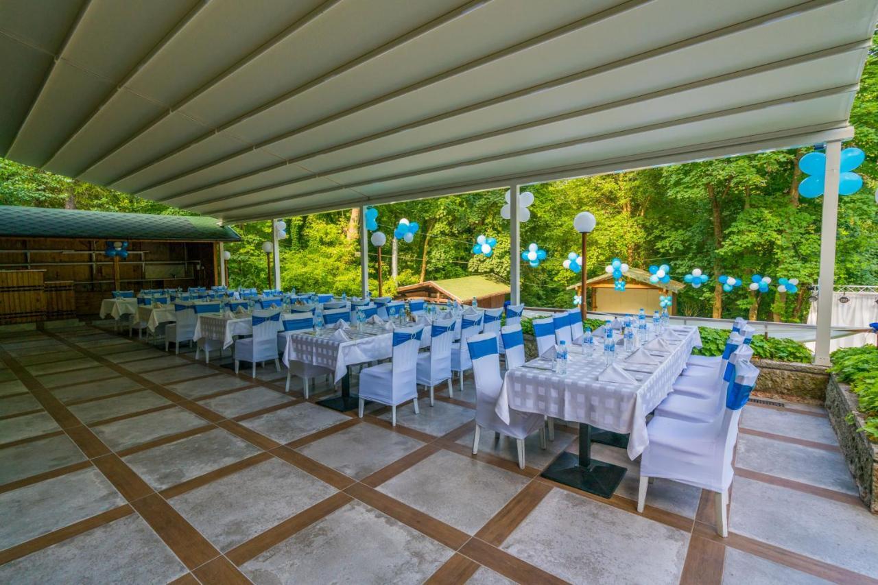 Family Park Hotel Kyoshkove Shumen Bagian luar foto